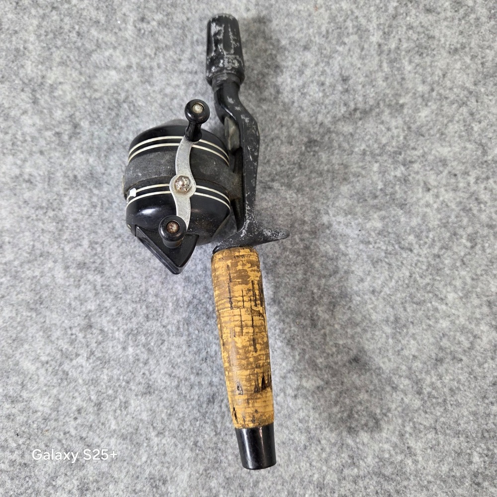 Vintage Zebco 606 Spincast Fishing Reel with Cork Handle Rod Grip Black